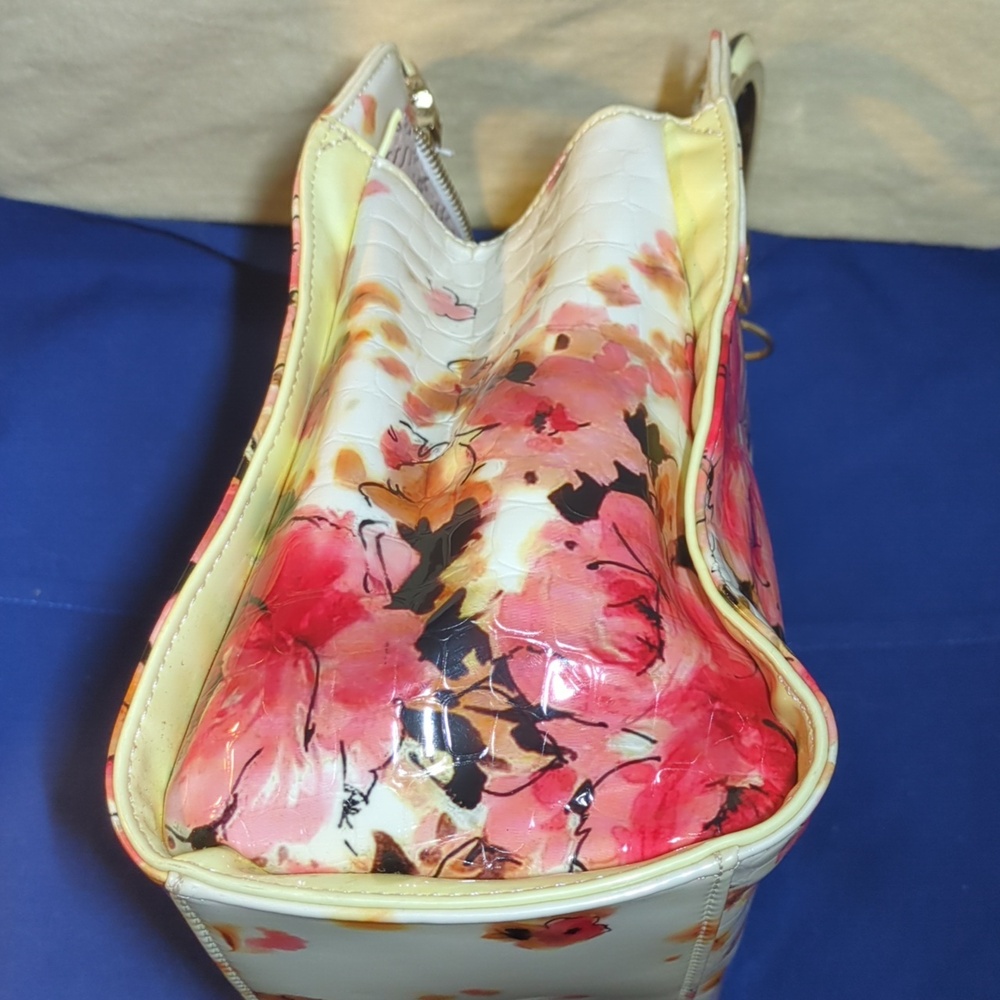 Floral Patent Top-Handle Handbag with Gold Hardware - Pink - Picture 8 of 11